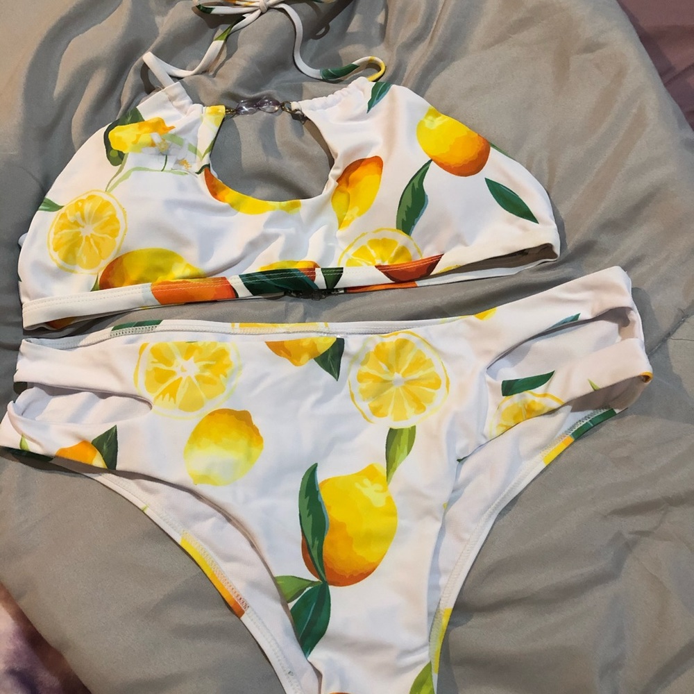 🍋 Lemon Pattern Bathing Suit